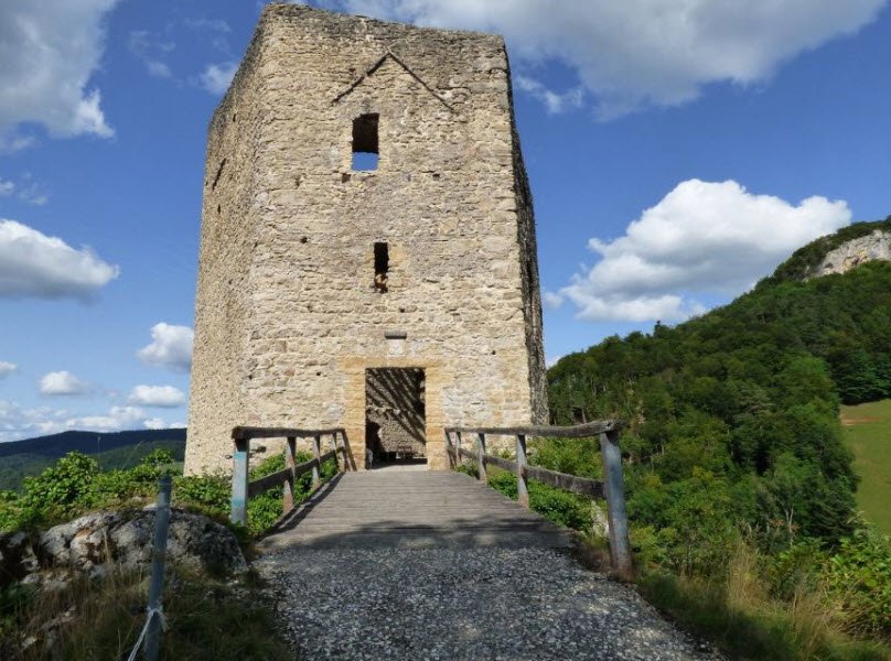 Ruine Gilgenberg, Zullwil, Switzerland